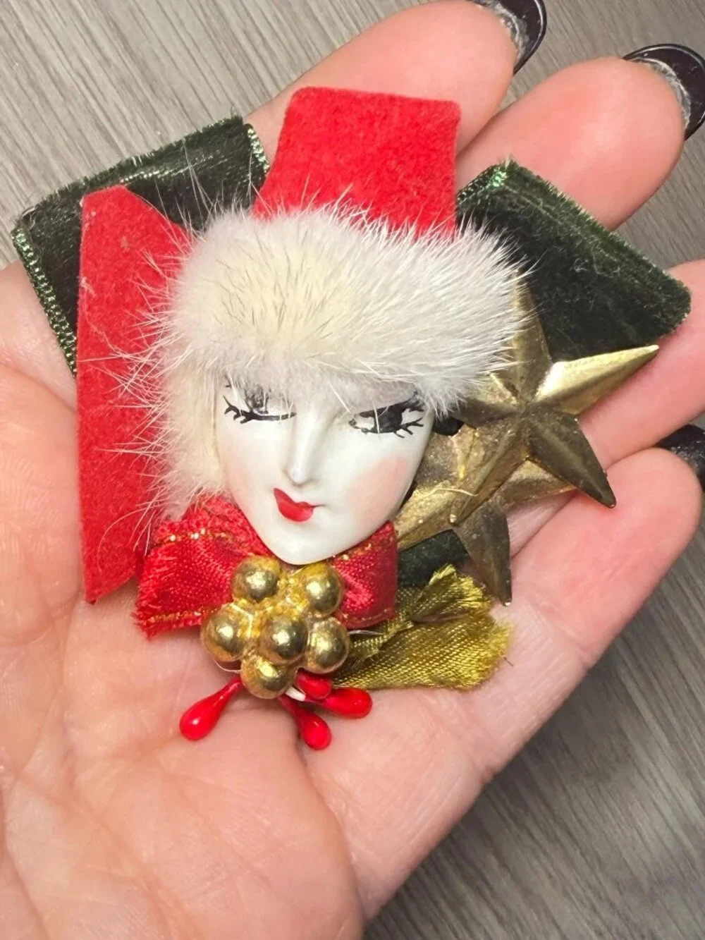 Christmas Lady Face Vintage Brooch Handmade Porcelain Velvet Fur Holiday Pin 2.7